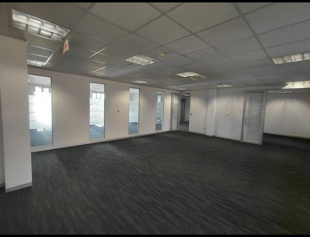 429M² OFFICE TO LET IN BRYANSTON